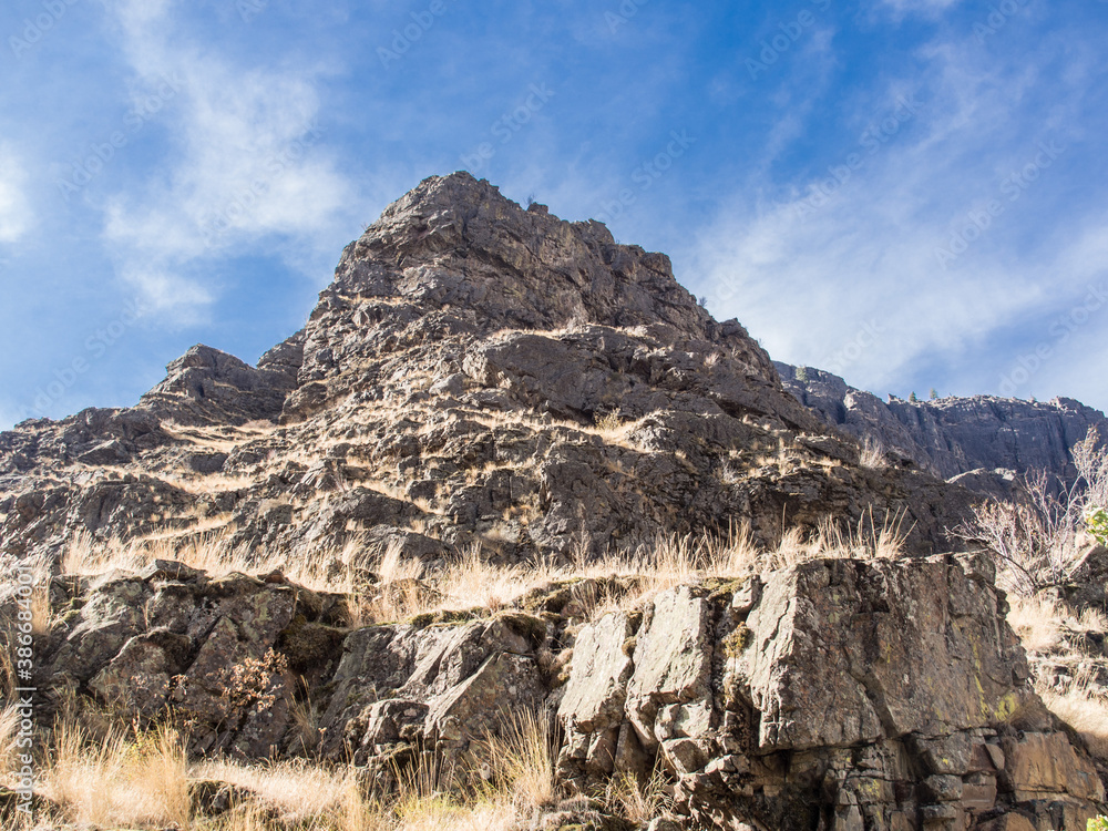 Fototapeta premium Rocky Cliff