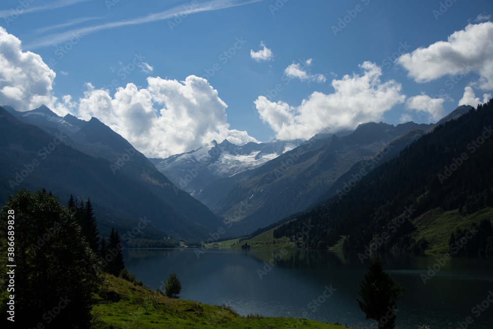 Landscape panorama on the Durlaßboden reservoir in good weather