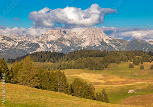 Seiser Alm, Alpe di Siusi, Südtirol mit Blick auf die Geisler Gruppe