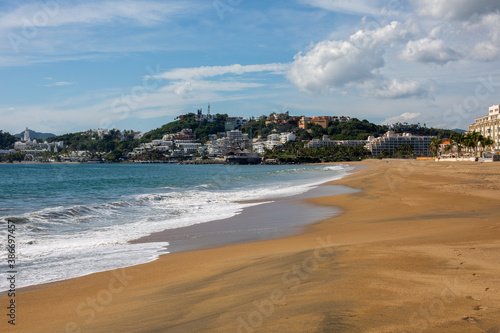 Fotografie Beach on the coast of Manzanillo / Mexico, in the gulf of california