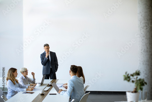 Group of business people wi...