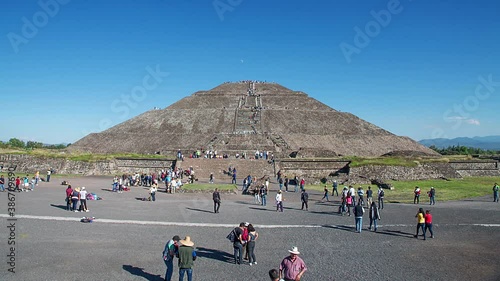 Hyperlapse, View of the Sun pyramid, Teotihuacan