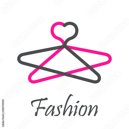 Tienda de ropa. Logotipo lineal texto Fashion con percha gris y percha rosa formando un corazón