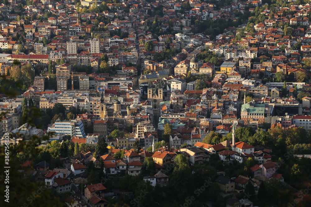 Fototapeta premium Sarajevo cathedral and old town panoramic view