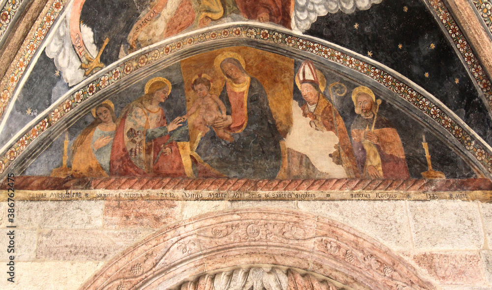 sposalizio mistico di Santa Caterina; affresco nel protiro della chiesa della Natività di Maria a Pellizzano (Trentino)
