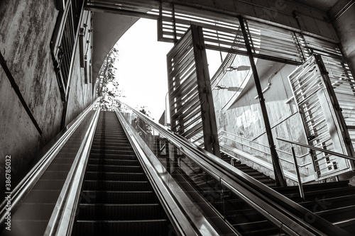 subway entrance scalator, chile metro
