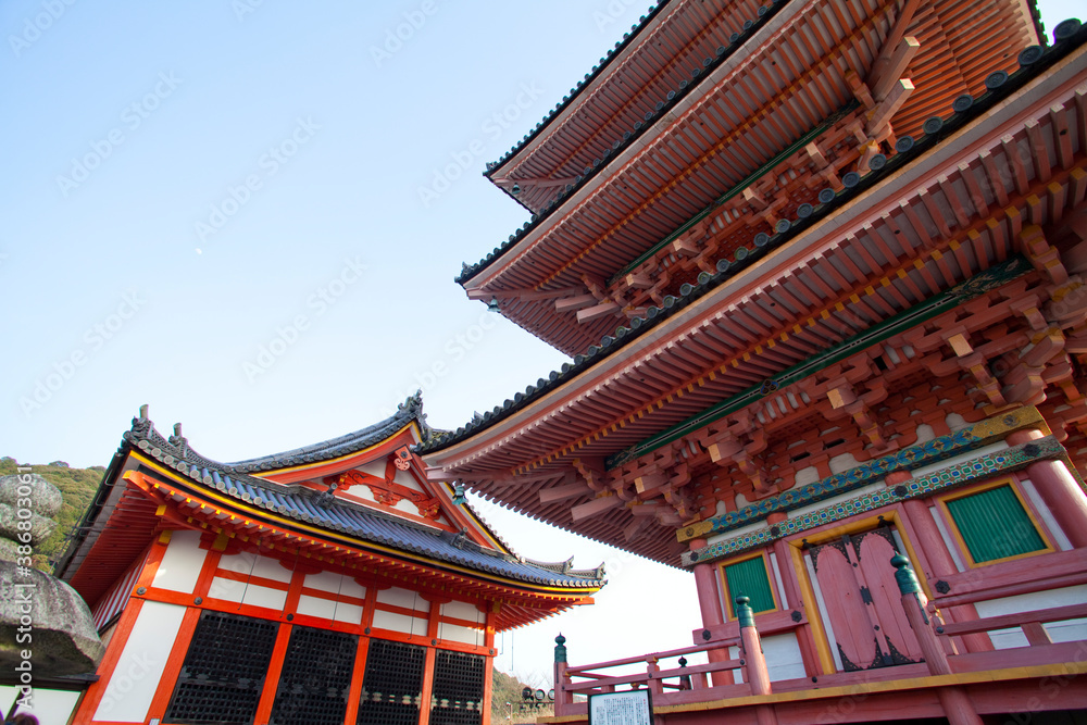 Naklejka premium 清水寺三重塔と経堂