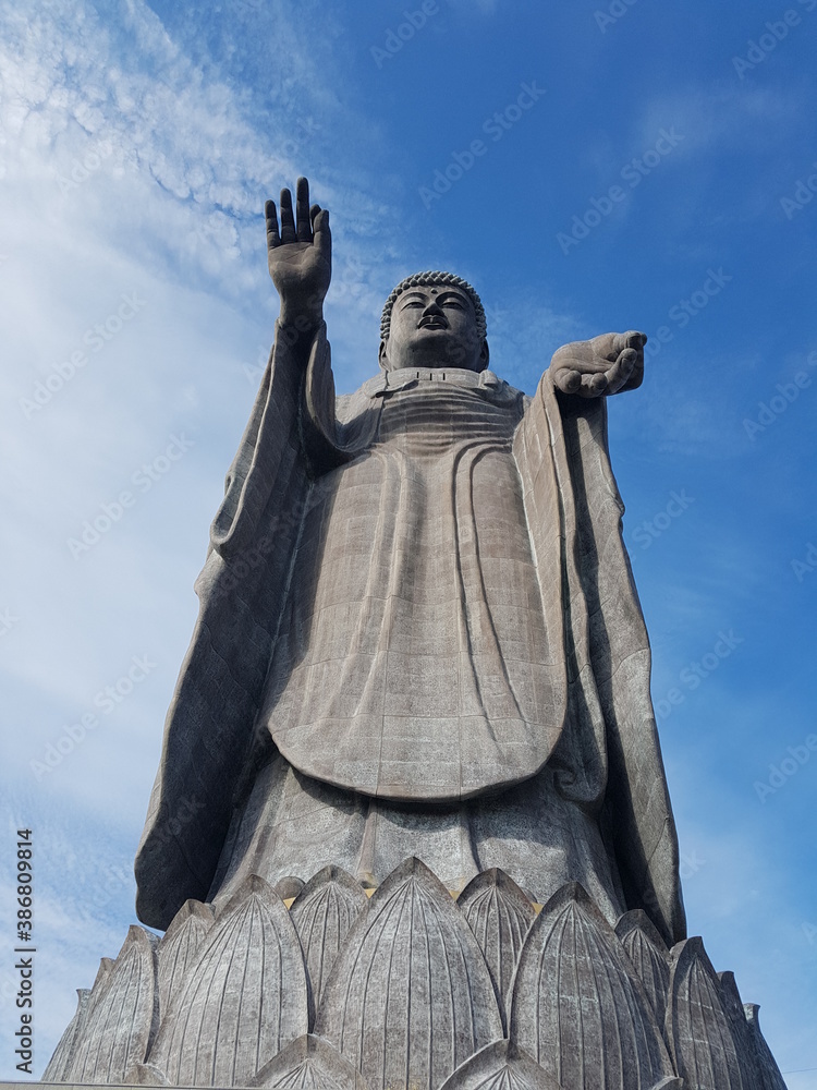 Fototapeta premium This is Big Buddha in Japan.