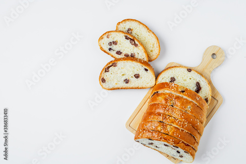 Sliced fine whole wheat bre...