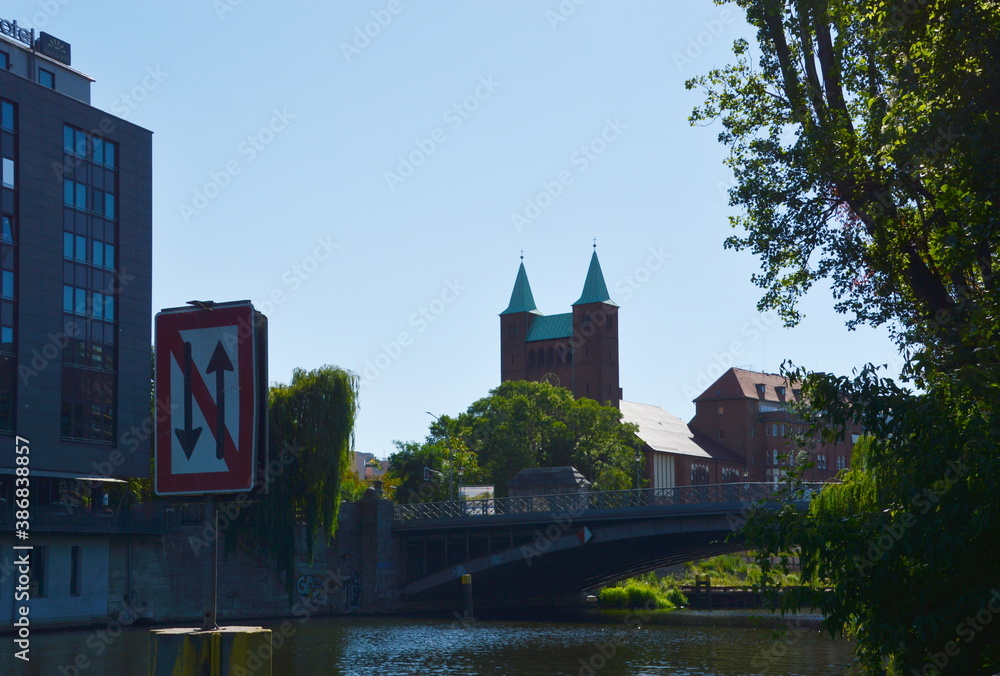 Naklejka premium Spreeufer Moabit, Tiergarten, Berlin