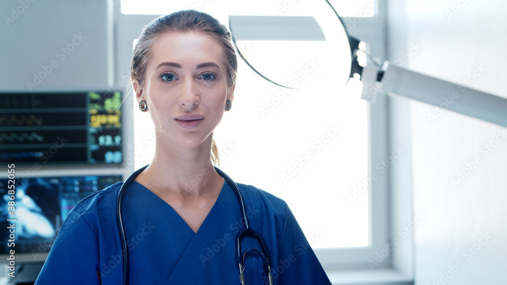 Professional medical doctor working in emergency medicine. Portrait of the nurse. - obrazy, fototapety, plakaty 