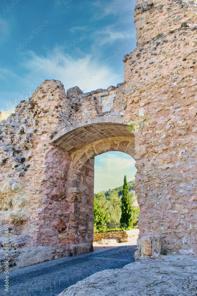 Arco de Bezudo del siglo XVI, puerta de entrada al castillo de Cuenca, Castilla la Mancha
