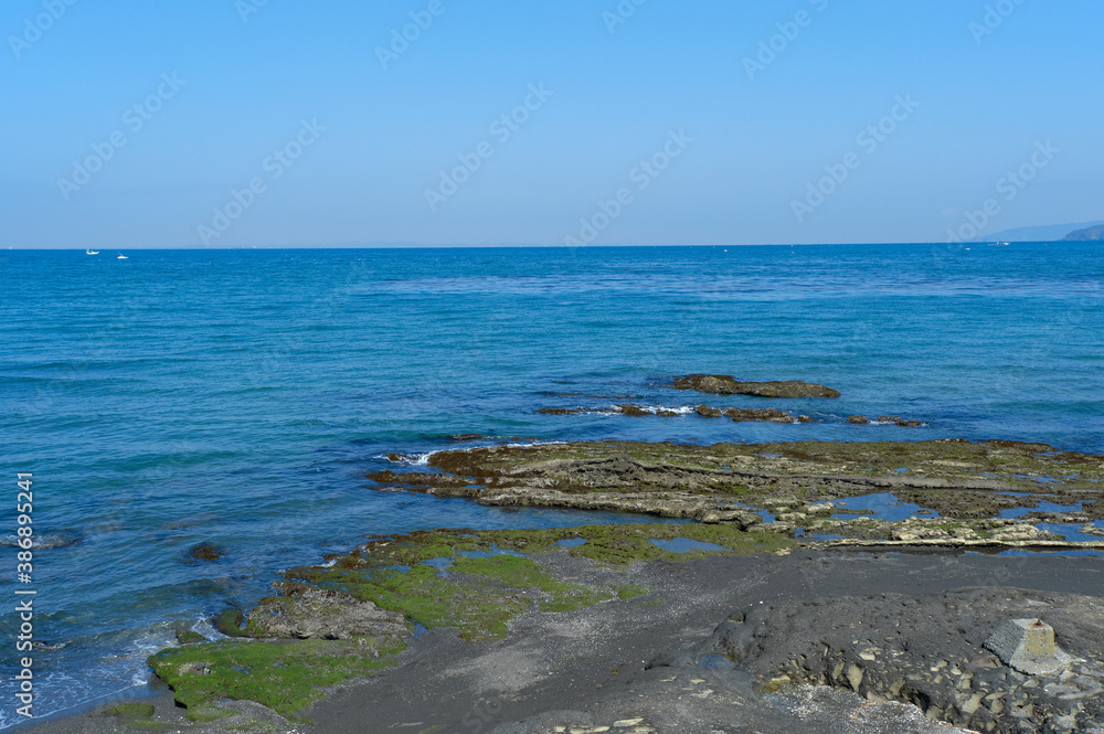 見物海岸の磯から東京湾を望む 見物海岸の磯から東京湾を望む
