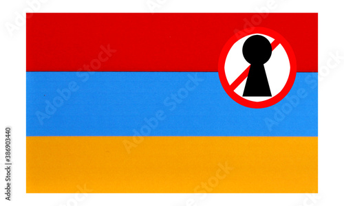 Obraz na płótnie flag with covid 19 warning w salonie