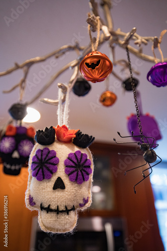 Skull and spiders - Halloween decor
