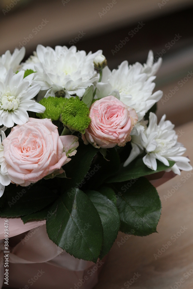 Fototapeta premium pink roses bouquet, bouquet of roses, rose with water droplets, white rose, rose, flovers, flover, garden, nature, water, design, rose with water, flowers, beauty, nature, flowers, maket, pictures wit