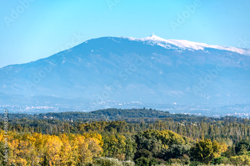 Mont Ventoux depuis les remparts d'Avignon photo