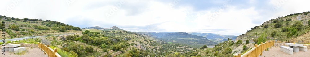 Fototapeta premium Ares del Maestrat, desde las inmensas alturas