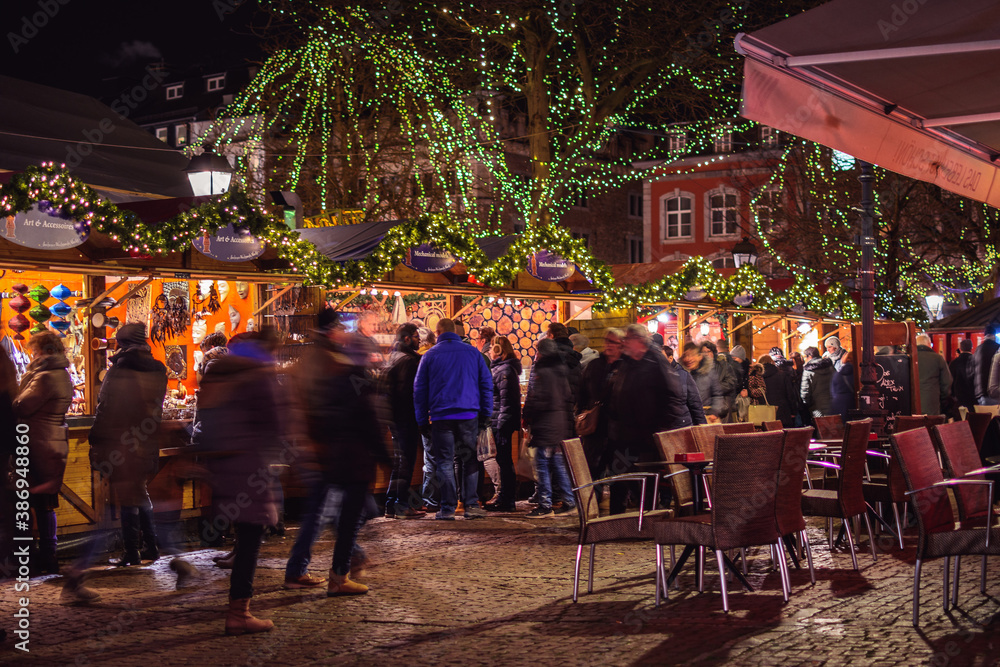 Aachener Weihnachtsmarkt Buden
