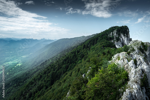 La dent du Chat, vue sur la crête