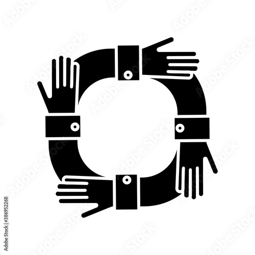 Operating synergy black glyph icon. Business cooperation. Work collaboration. Community partnership. Teamwork for project. Trust union. Silhouette symbol on white space. Vector isolated illustration