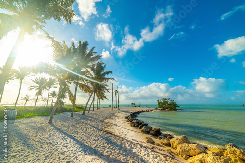 Fototapeta Naklejka Na Ścianę i Meble -  Sun shining over beautiful Sombrero beach