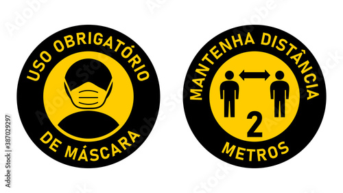Set of Round Sticker Signs in Portuguese 