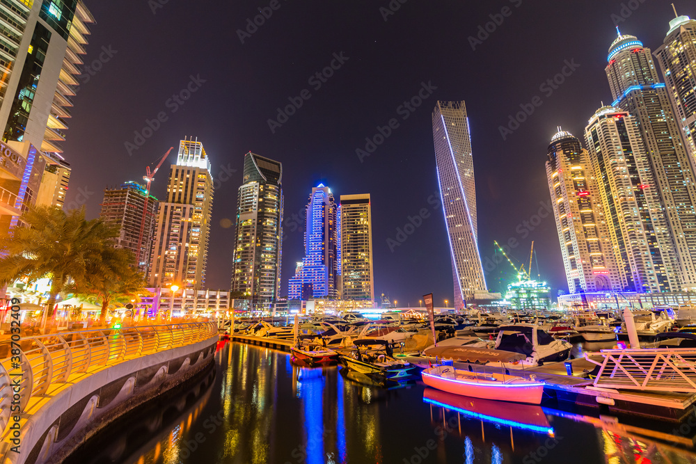 Φωτογραφία アラブ首長国連邦　UAE　ドバイの高層ビルの夜景