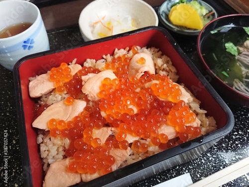 はらこ飯定食/Japanese salmon and salmon roe rice photo