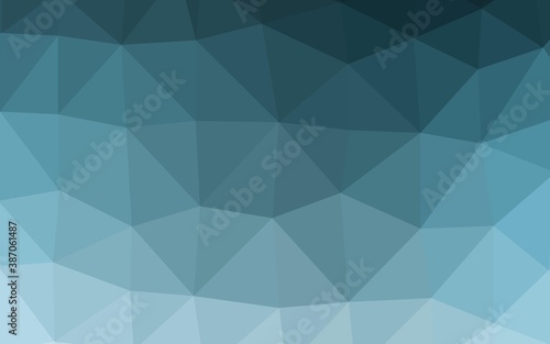 Light BLUE vector blurry triangle pattern.