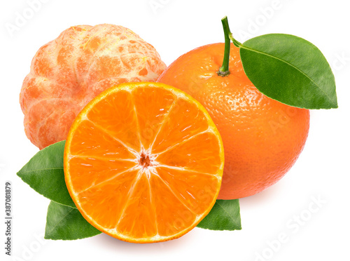 Fototapeta Naklejka Na Ścianę i Meble -  Fresh Orange with leaf on white background, Mandarine orange isolated on white background with clipping path.