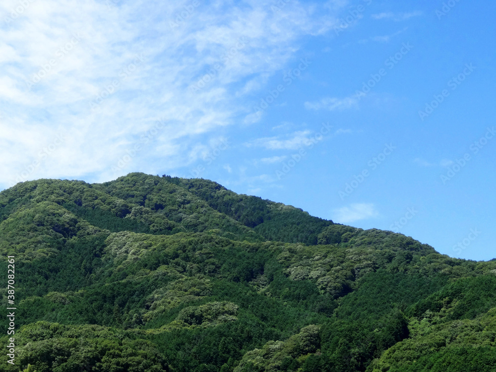 山と青空