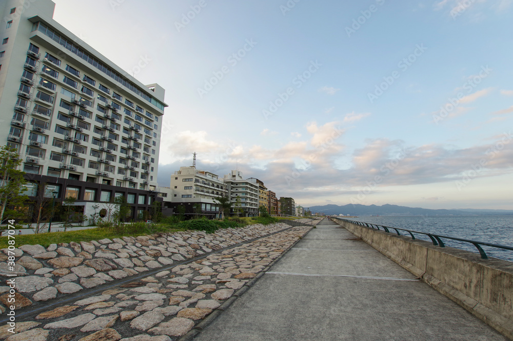 ホテルが並ぶ別府湾沿いの海岸線