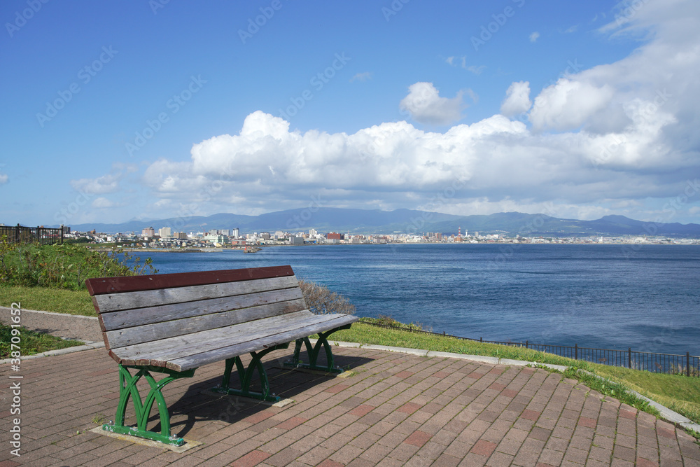 Obraz premium 函館山の南東に突き出ている津軽海峡に面した岬「立待岬」