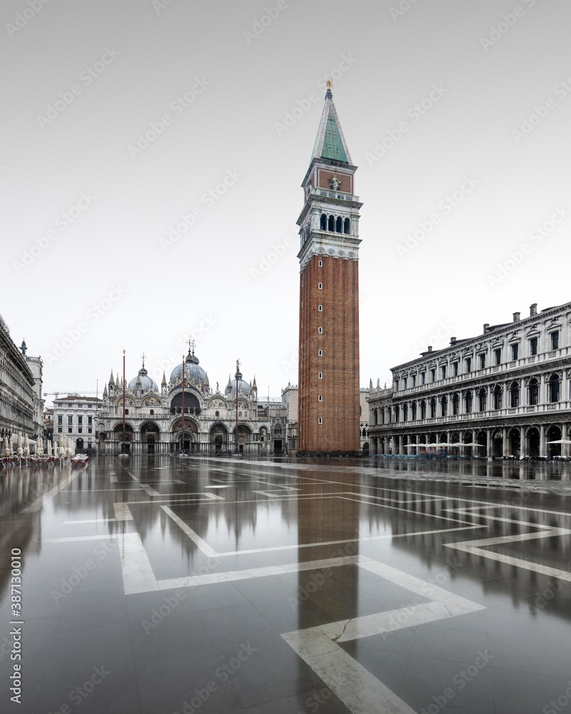 Piazza San Marco Markusplatz Venedig Italien
