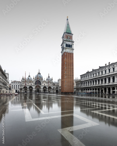 Piazza San Marco Markusplatz Venedig Italien