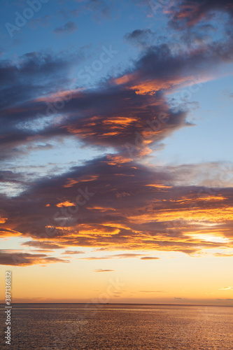 竹野海岸の夜明け © Paylessimages