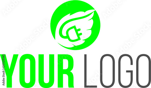 eco logo z zielonym liściem i przewodem wtyczką do gniazdka