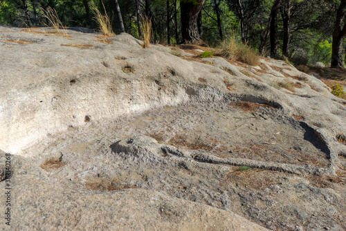 restos arqueológicos de la necrópolis de las Aguilillas	 photo