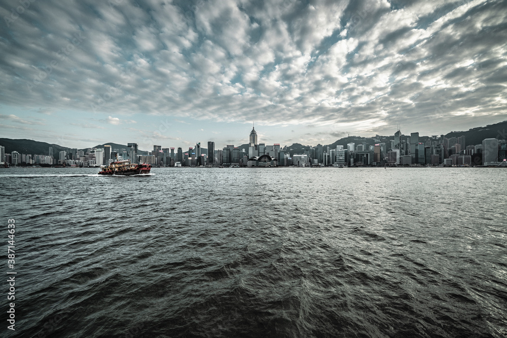 Fototapeta premium sunset over the river in the Hongkong