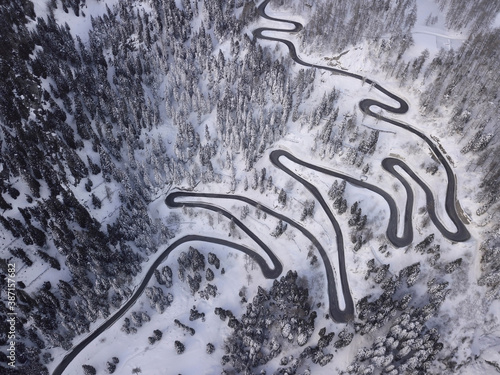Foto strada invernale