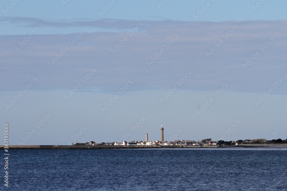 le village de Penmarc'h et le phare d'Heckmühl vu depuis la mer,Bretagne, Finistère sud