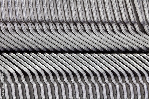 Steel plates with identical patterns look beautiful.