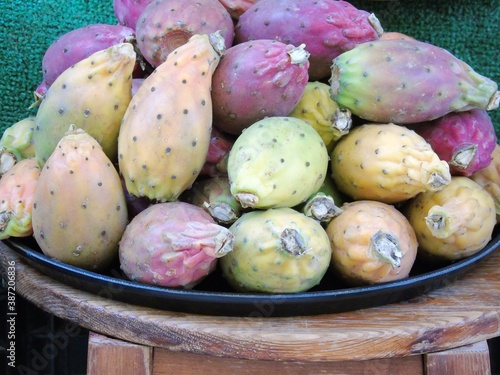 Fico d'India, raccolto autunnale. Frutta fresca del bacino mediterraneo. Sud Europa