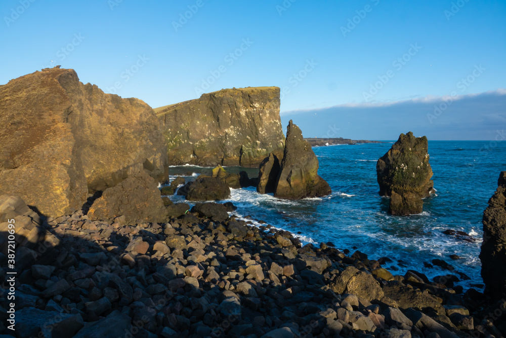 islande, falaise et rochers - Valahnúkamöl région Reykjanes islande, falaise et rochers - Valahnúkamöl région Reykjanes