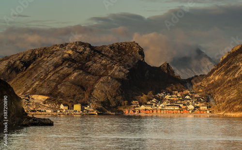 Saltfjorden w okolicy norweskiego miasta Bodo photo