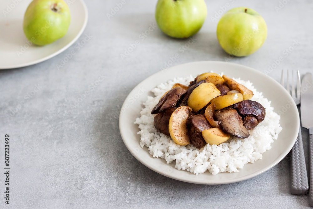 Fried chicken liver with apples and onions Fried chicken liver with apples and onions