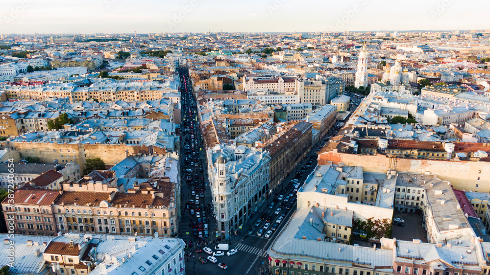 Stunning aerial view of the historic center of St. Petersburg. - obrazy, fototapety, plakaty 
