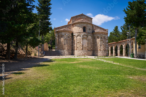 Tableau sur toile Byzantinische Kirche Santa Maria del Patire in Rossano, Kalabrien