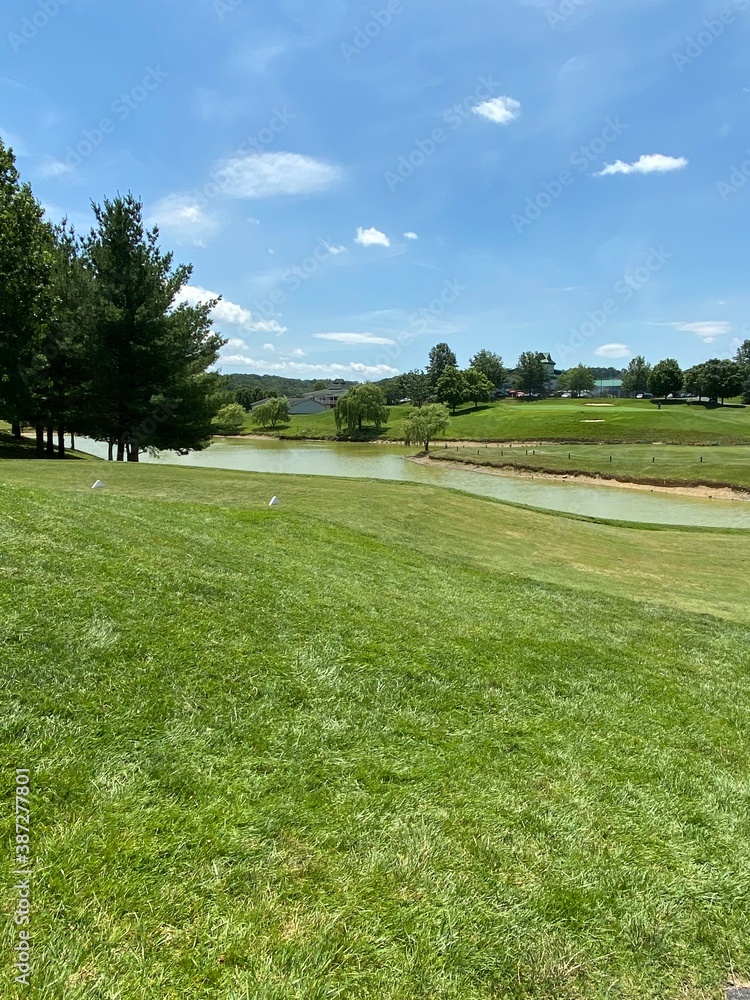 Fototapeta premium golf course in the morning